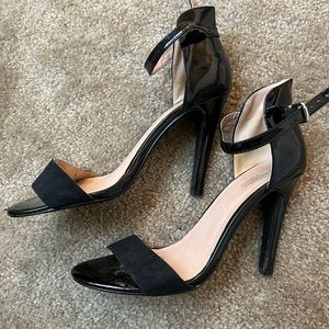 Used - Black Heels